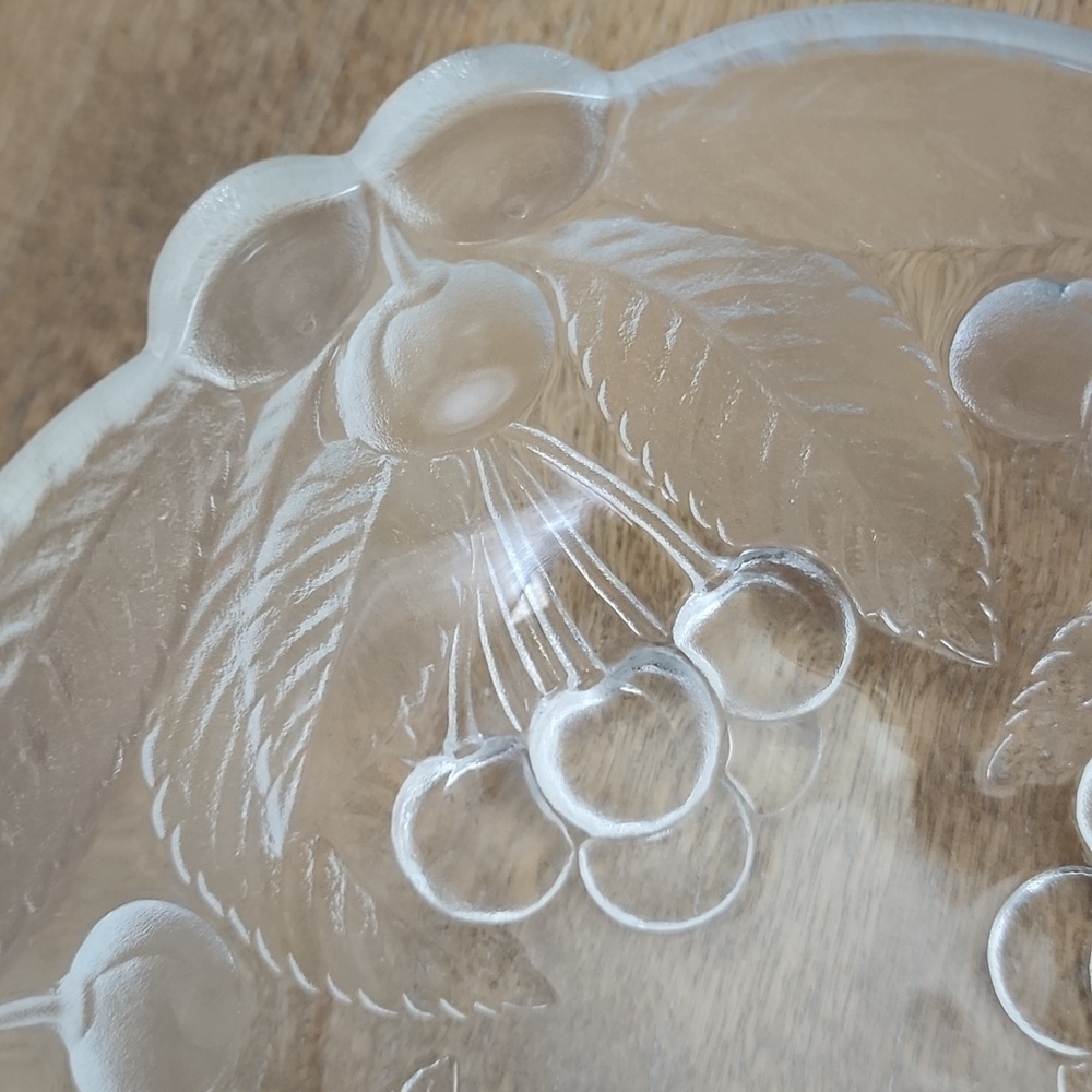 Vintage Mikasa Bountiful Frosted Crystal Serving Bowl  Raised Cherry Pattern - Picture 5 of 5